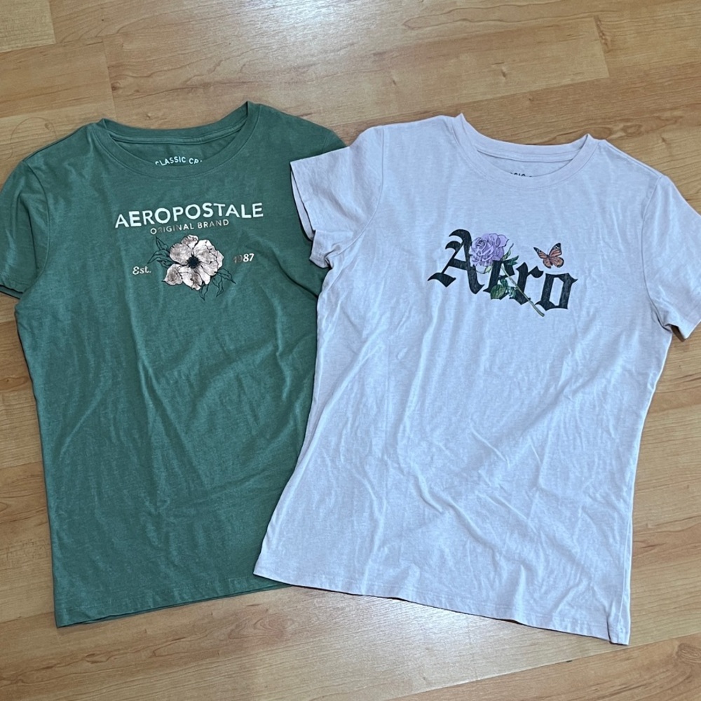 Aeropostale Women’s Small or Juniors XL. Very good condition.